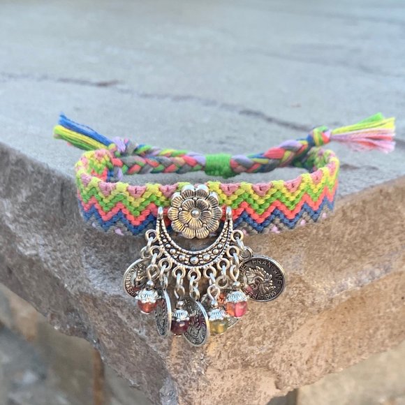 Coin adjustable friendship bracelet - Picture 3 of 8